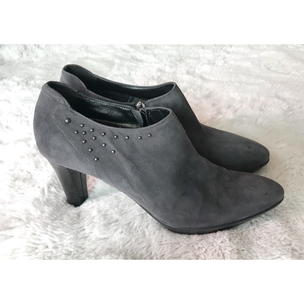 MOVING SALE EUC Aquatalia Vera Gomma Suede Ankle Booties Grommets Sz10 3.5" heel